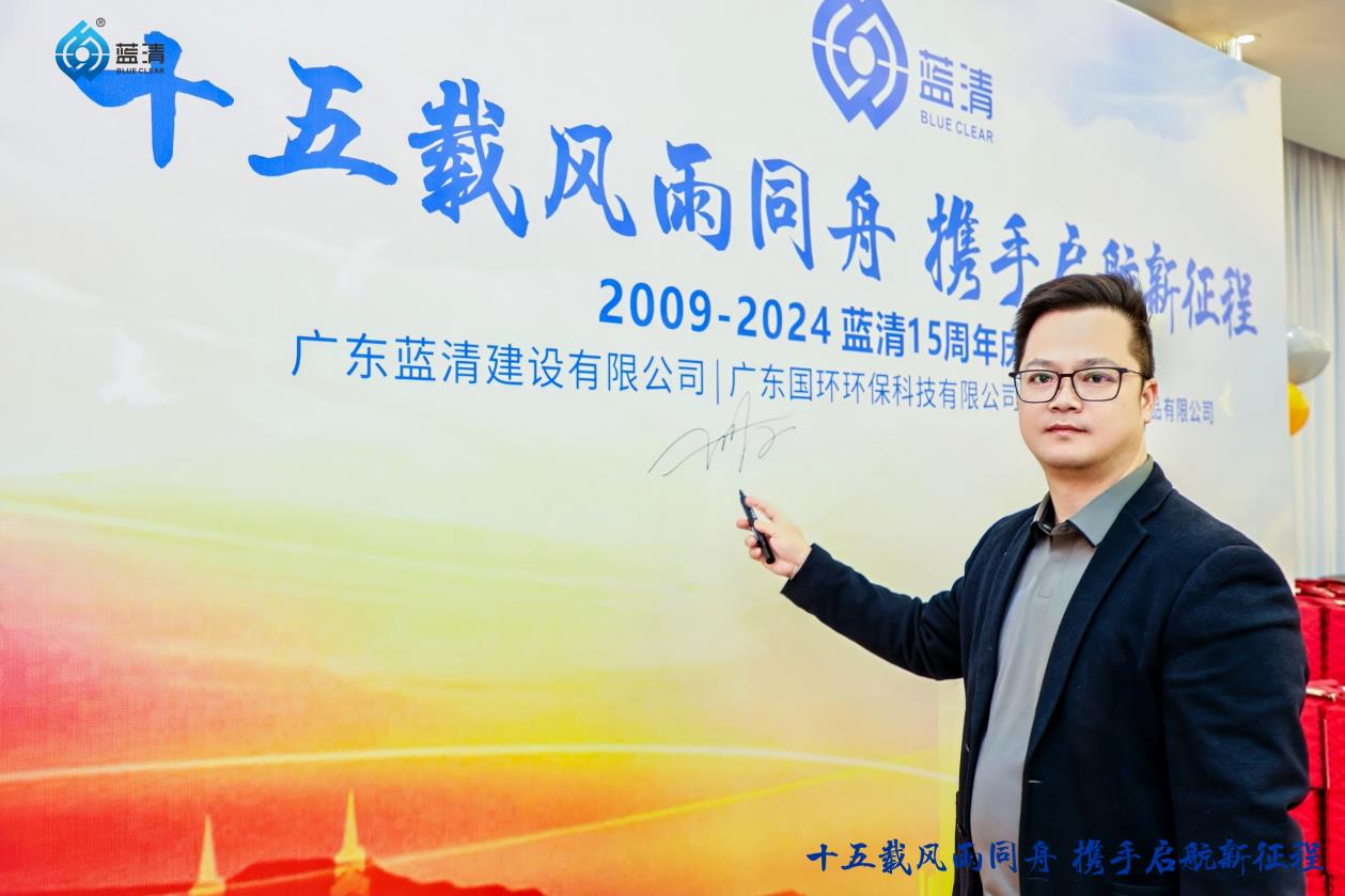 杭州一领克900被曝起火自燃 官方回应：非车辆起火 是被车底充电宝引燃